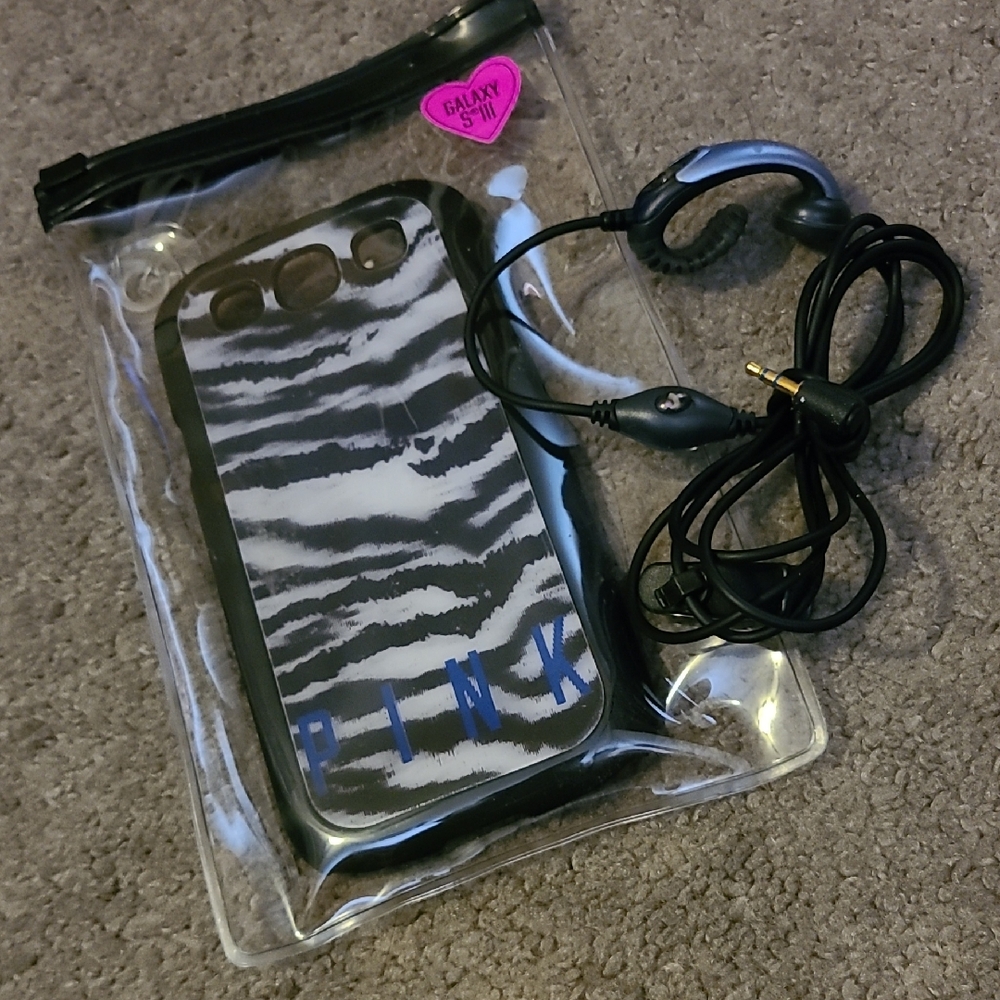VS PINK-GalaxySIII Zebra Hologram Print Phone Case with Earphones
